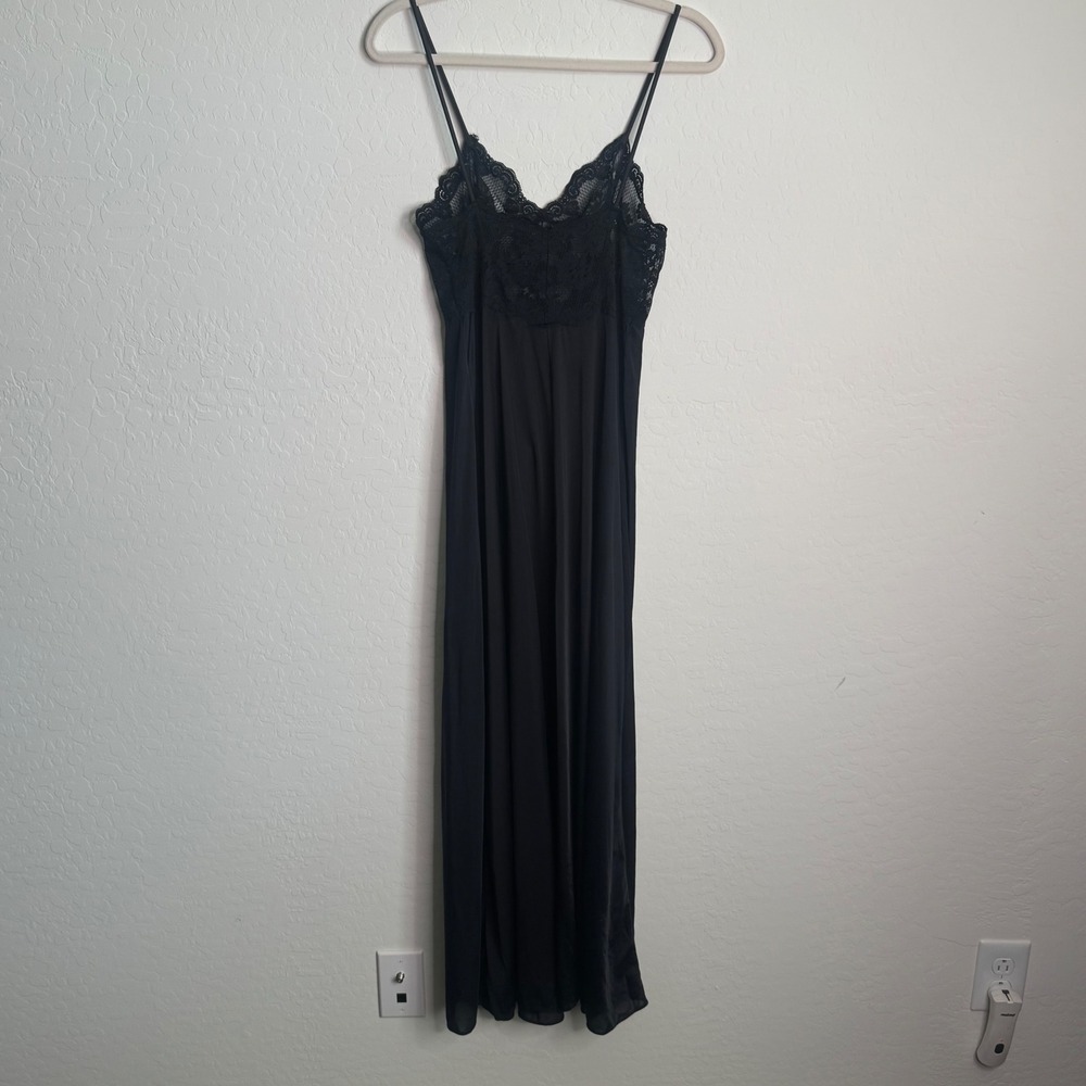 Vintage Olga Lace Bodice Maxi Slip Dress Size Medium Black Silky Nightgown 80s
